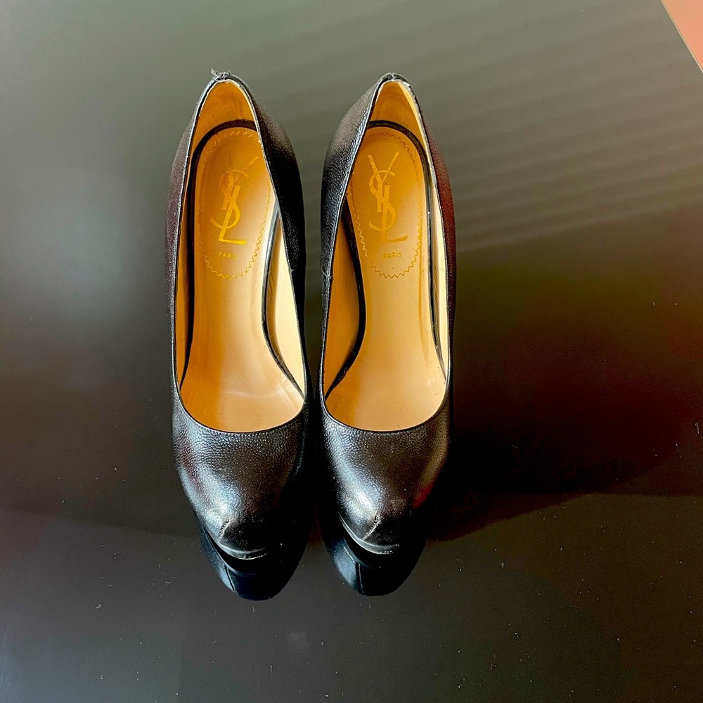 Black caviar textured leather ysl shoes sz 35